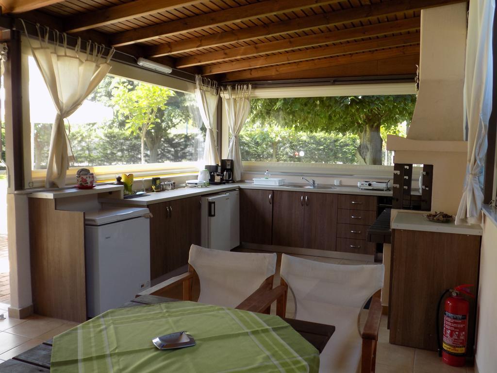 Appartement Alisachni à Paralia Panteleimonos Extérieur photo